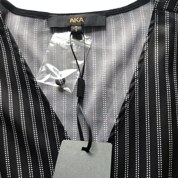 NWT AKA cross body blouse - Picture 2 of 5